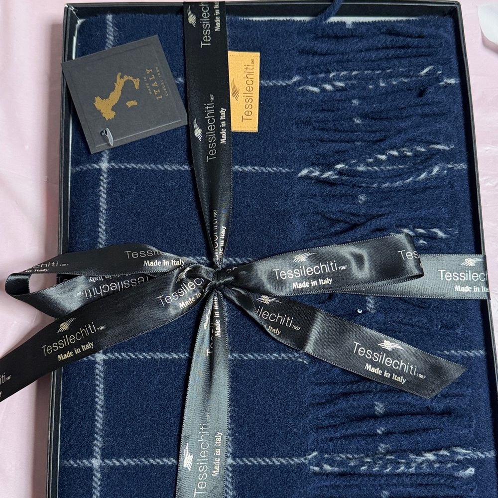 Tessilechiti Plaid Scarf Blue Wool/Cashmere Blend New in the Gift Box